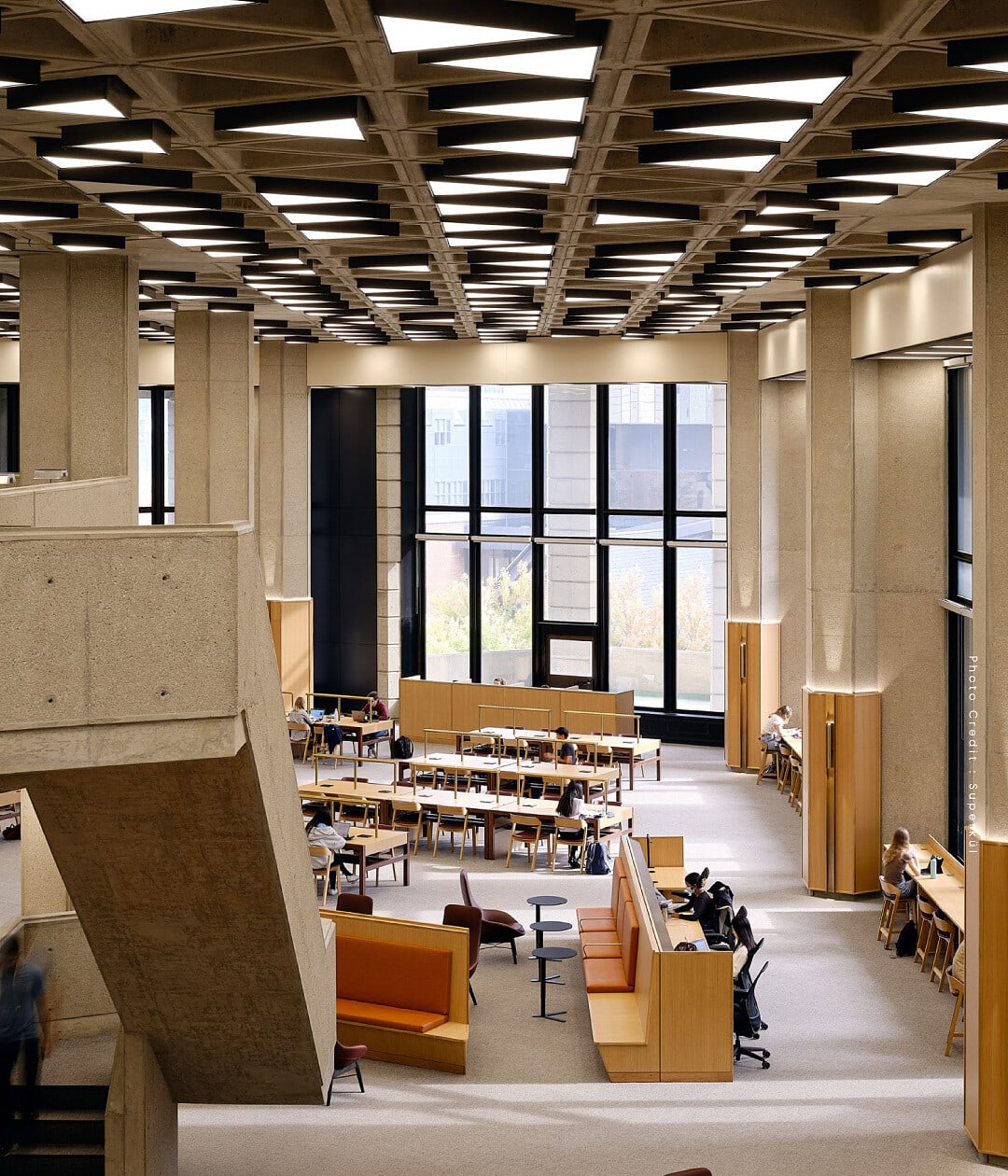 Robarts Library ความอบอุ่นสบายตาในสเปซที่แข็งกร้าว โซนอ่านหนังสือรีโน