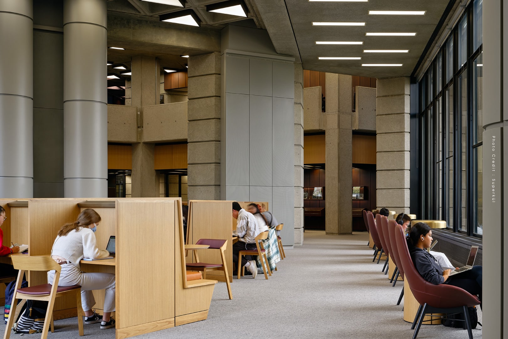 Robarts Library ความอบอุ่นสบายตาในสเปซที่แข็งกร้าว โซนอ่านหนังสือรีโน ...