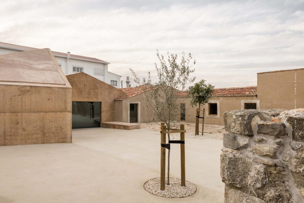 Casal Salolio เปลี่ยนโฉมบ้านในชนบทอันเรียบง่าย ให้เป็นพื้นที่พิพิธภัณฑ์ร่วมสมัยที่ไม่ทิ้งอดีตให้หายไป