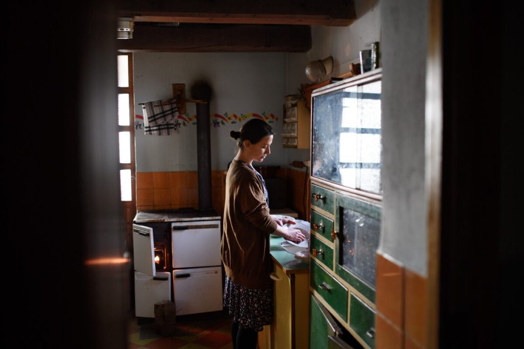 ห่วงโซ่งานดูแลระดับโลก แรงงานภาคการดูแล แม่บ้าน แรงงานผู้หญิง