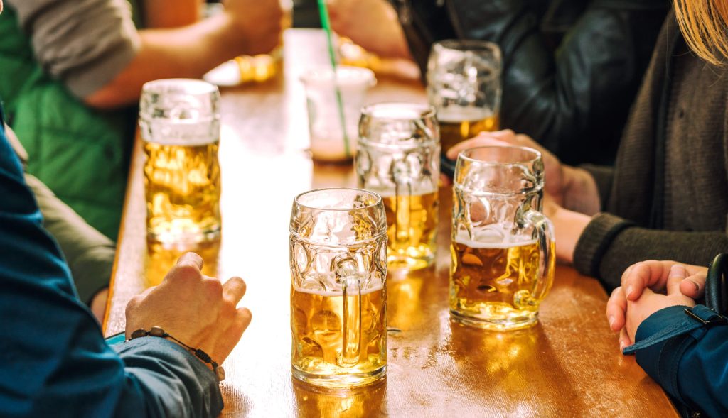 อนาคตวงการเบียร์กำลังสั่นคลอน นักวิทยาศาสตร์เตือน ภาวะโลกรวนอาจทำให้เบียร์ในยุโรปมีราคาแพงขึ้นและรสชาติแย่ลง