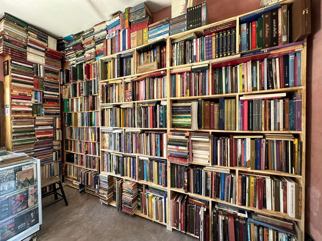 ghost cat bookstore