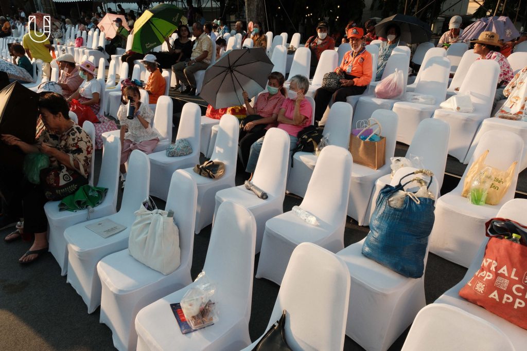 Reserve a chair in Thailand style เก้าอี้ จองที่นั่ง