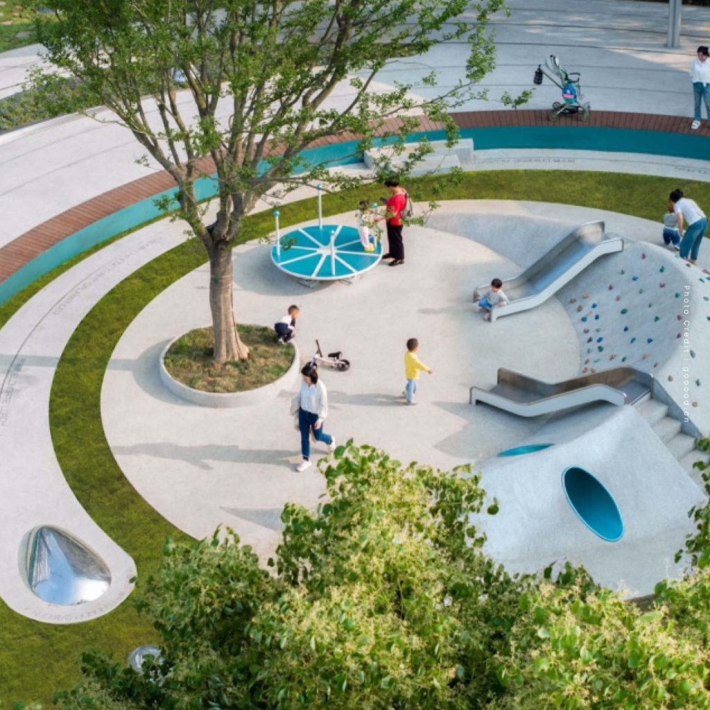 Rotating Water Drop Park