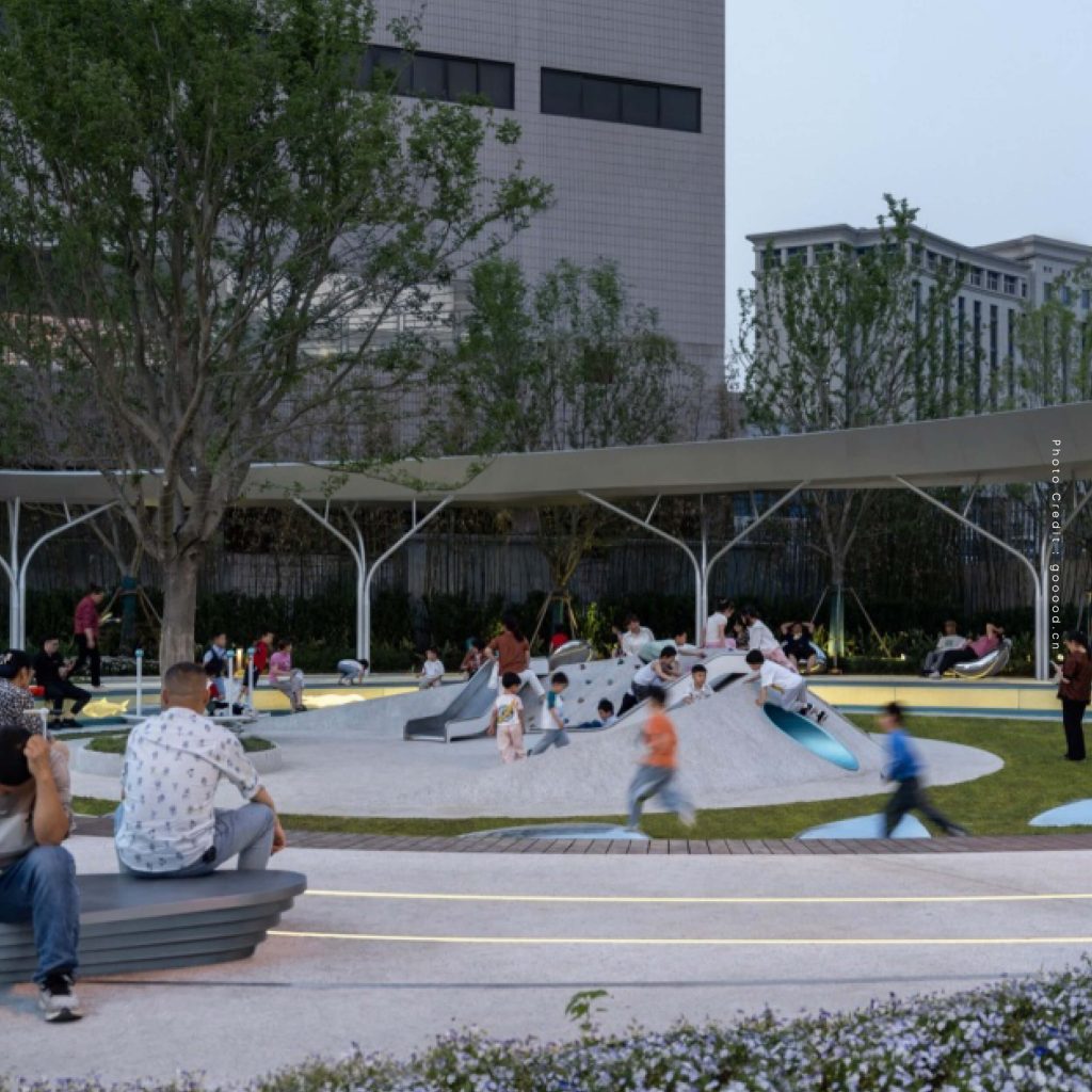 Rotating Water Drop Park