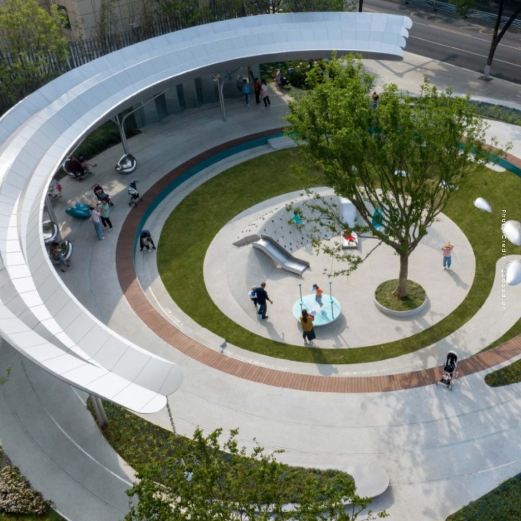 Rotating Water Drop Park