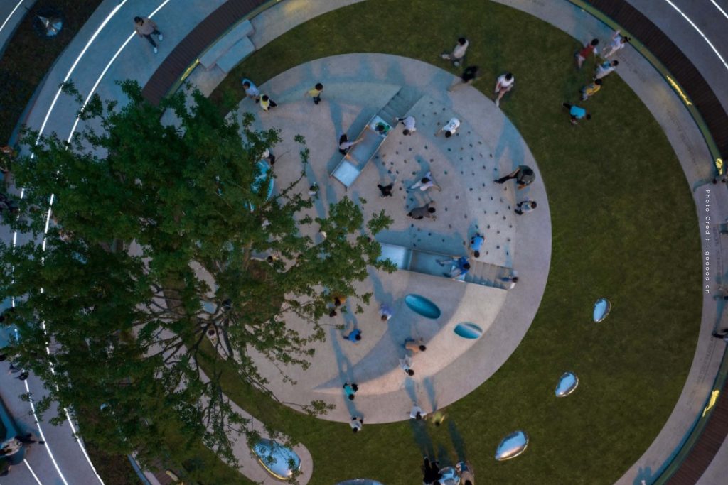 Rotating Water Drop Park