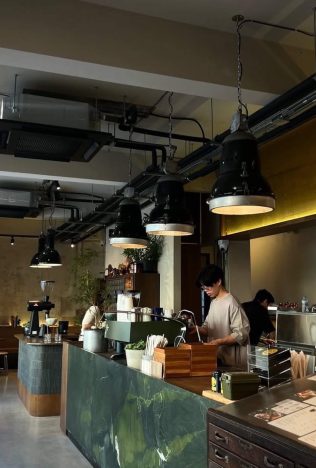 piccolo vicolo วังบูรพา สามยอด MRTสามยอด คาเฟ่ ร้านกาแฟ ย่านเมืองเก่า คลองโอ่งอ่าง