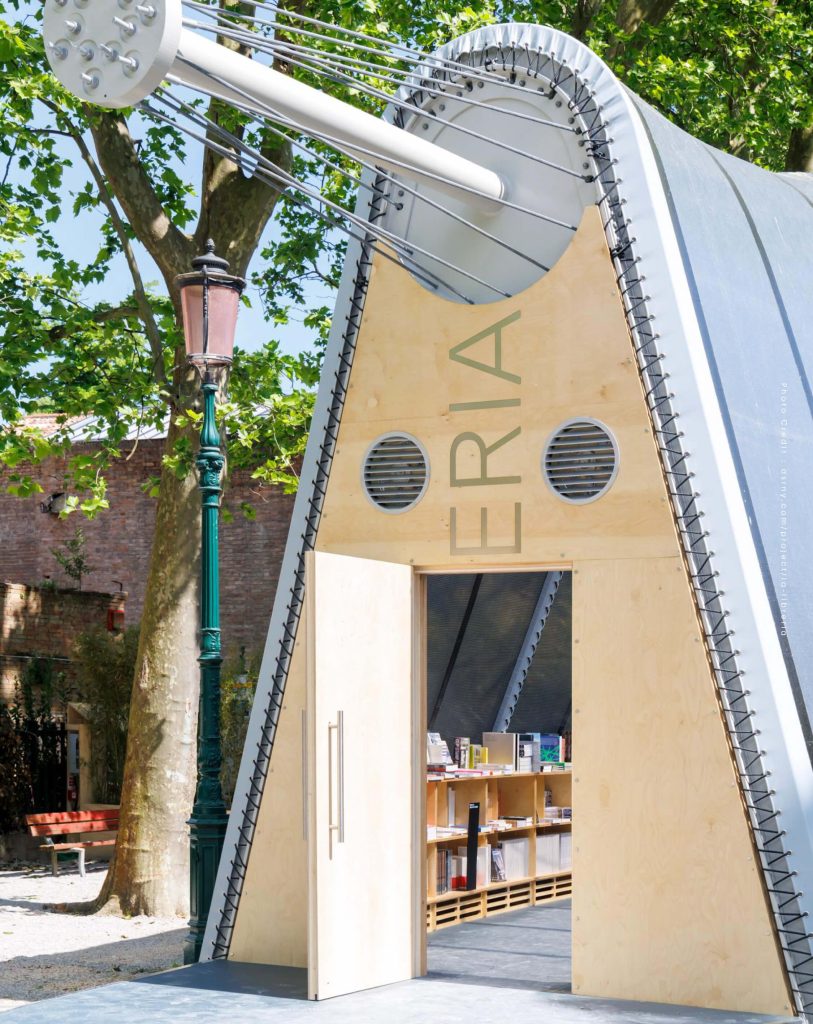 La Libreria ห้องสมุด โปรงแสง เวนิส งานศิลปะ Biennale อิตาลี หนังสือ