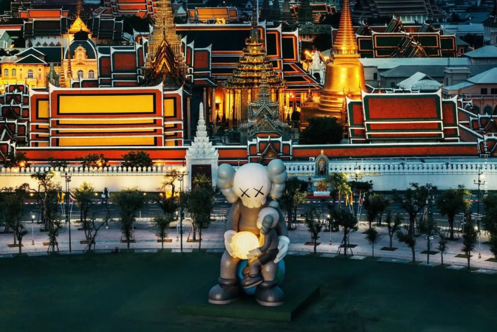 KAWS COMPANION KAWS:HOLIDAY THAILAND สนามหลวง ศิลปะ ARR ททท Central Embassy