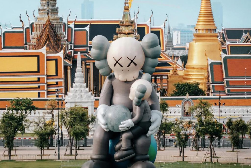 KAWS COMPANION KAWS:HOLIDAY THAILAND สนามหลวง ศิลปะ ARR ททท Central Embassy