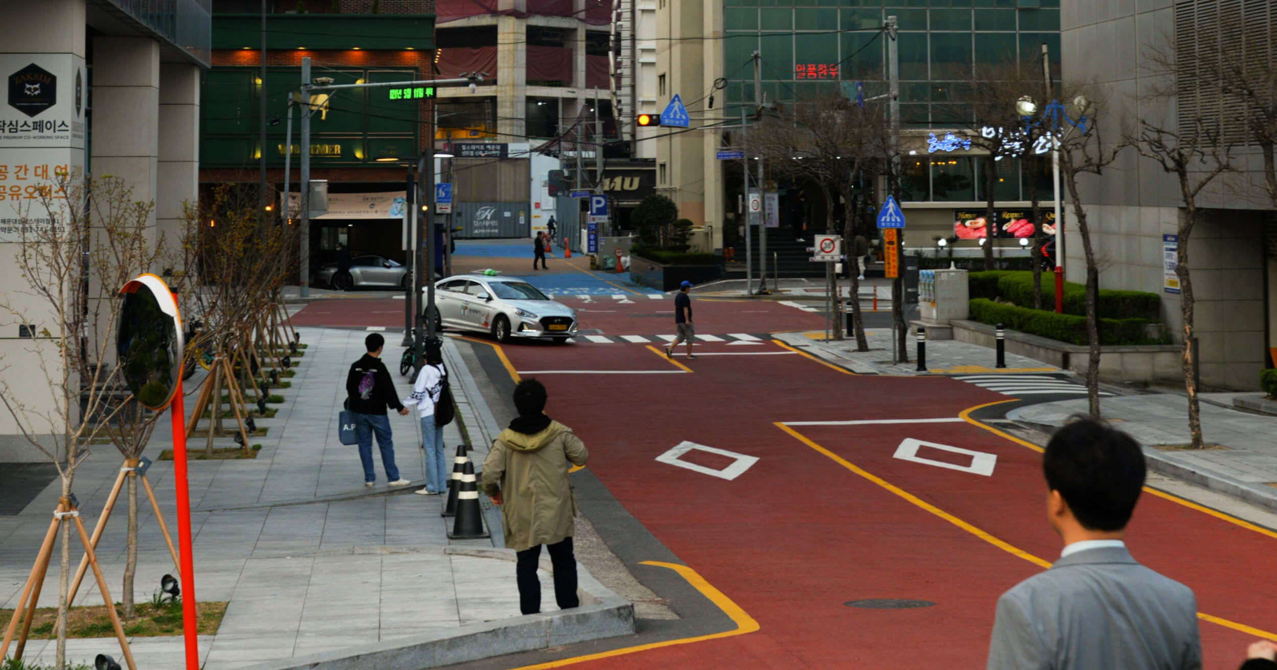 เมืองเดินได้ walkable city การออกแบบเมือง กรุงเทพฯ ถนน ทางเท้า ต่างจังหวัด