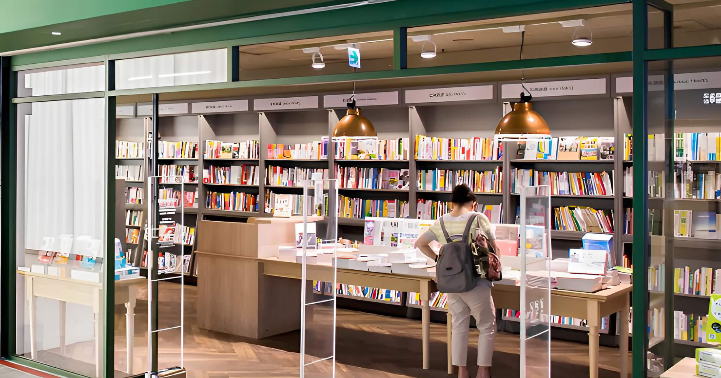 Xinzhongshan Linear Park Zhongshan Underground Book Street ถนนหนังสือ ร้านหนังสือแนวยาวใต้ดิน eslite UNDERGROUND R79
