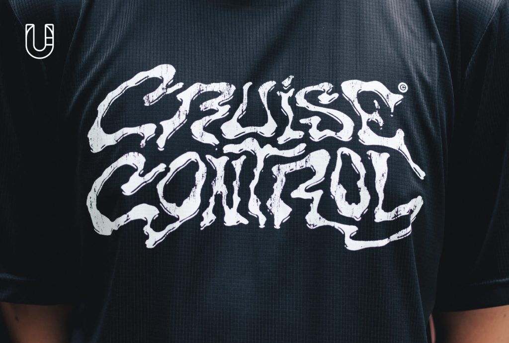 Cruise Control Run Club เทรนด์การวิ่ง Run Club ปัญหาเรื่องเมืองๆ คนชอบวิ่ง การวิ่ง ออกกำลังกาย wellness สุขภาพ ใส่เสื้อดำ โสด