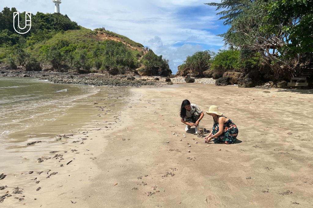 ททท เกาะลันตา กระบี่ Green Destinations Top 100 Stories ท่องเที่ยว ยั่งยืน ปูเสฉวน โครงการคืนบ้านให้ปูเสฉวน ชายหาด อุทยานแห่งชาติหมู่เกาะลันตา เรือแจวทุ่งหยีเพ็ง ธรรมชาติ ระบบนิเวศ สิ่งแวดล้อม