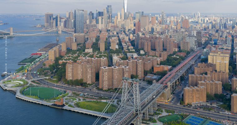 East Side River Park สวนสาธารณะแนวยาวริมแม่น้ำในนิวยอร์ก ป้องกันชายฝั่งจากน้ำท่วม