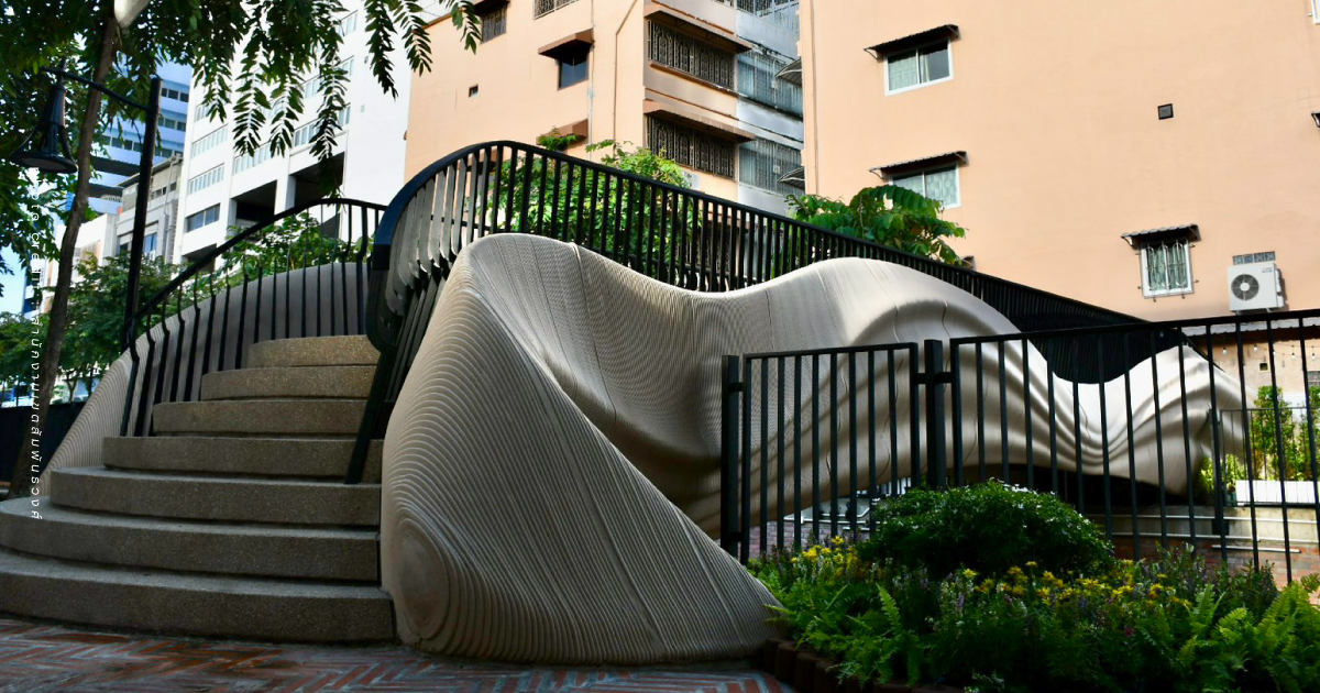 ไปเดินข้ามสะพานคลองโอ่งอ่างใหม่ ที่ กทม.ร่วมกับ SCG ใช้วัสดุรักษ์โลกพัฒนาแลนด์มาร์กของย่านพระนคร