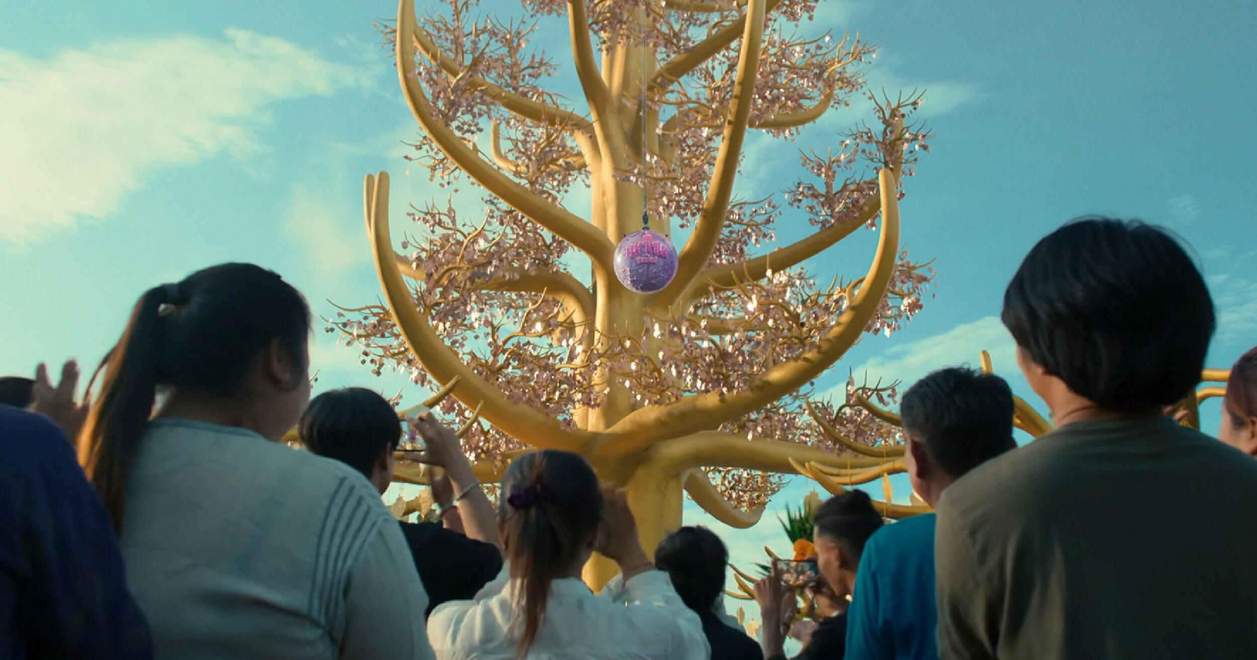 สาธุ สาธุ 2 netflix ซีรีส์ ซีรีส์ไทย พุทธศาสนา พุทธพาณิชย์ โดนัท มนัสนันท์ เจมมี่เจมส์ พีช พชร แอลลี่ ปั๊บ โปเตโต้ ศาสนา ความเชื่อ การทำบุญ บริจาค สร้างโรงพยาบล โกงเงิน วัด